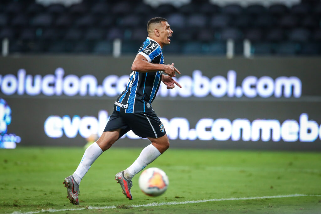 Grêmio e Santos empatam em Porto Alegre em jogo com 3 pênaltis