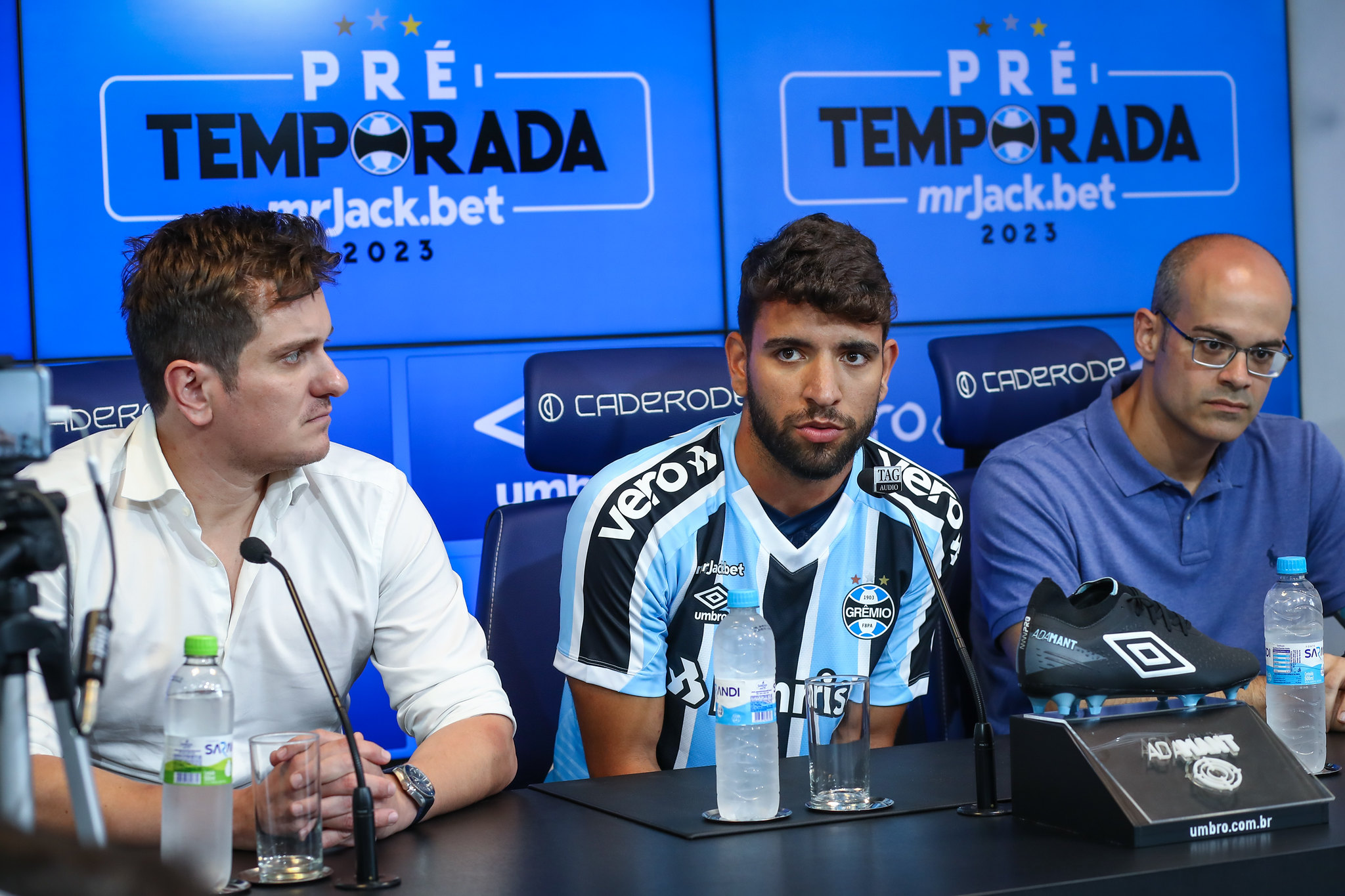 Fico de Pepê significa muito mais que uma política de futebol; jogador é  esperança de dias melhores para o Grêmio