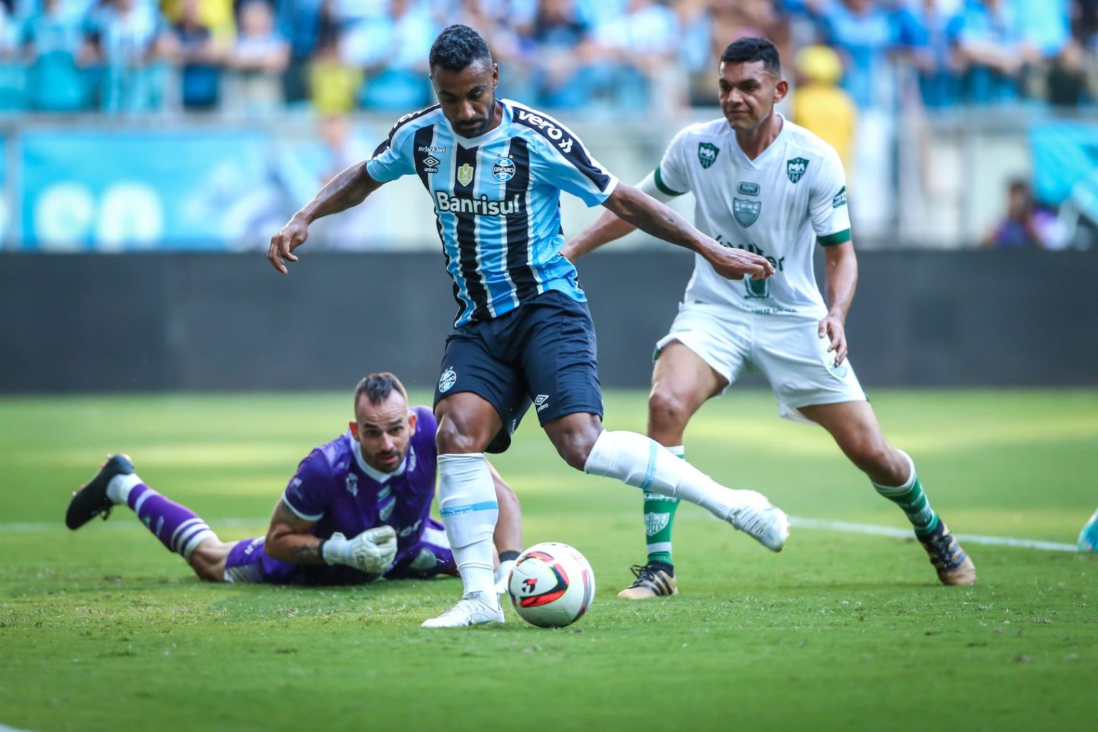 Grêmio goleia o Veranópolis por 5 a 0 e confirma vaga na semi do Gauchão -  Grêmio - Jornal VS