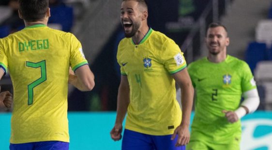 Com hat-trick do gaúcho Marlon, Brasil goleia Cuba na estreia da Copa do Mundo de Futsal